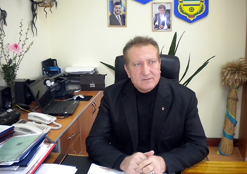 Глава Кривоозёрской РГА Павел  Бузинский, регионал, пойман на крупной взятке. Выпущен под подписку о невыезде.