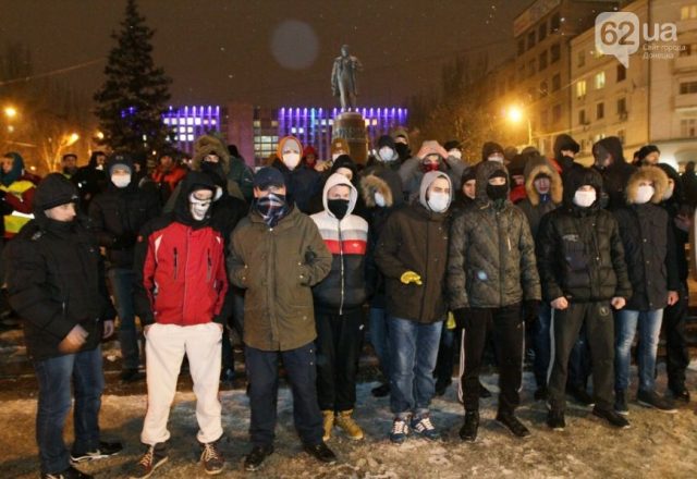 Donetsk, January 23, 2014 Donetsk ultras protect Euromaidan. Photo by novosti.dn.ua