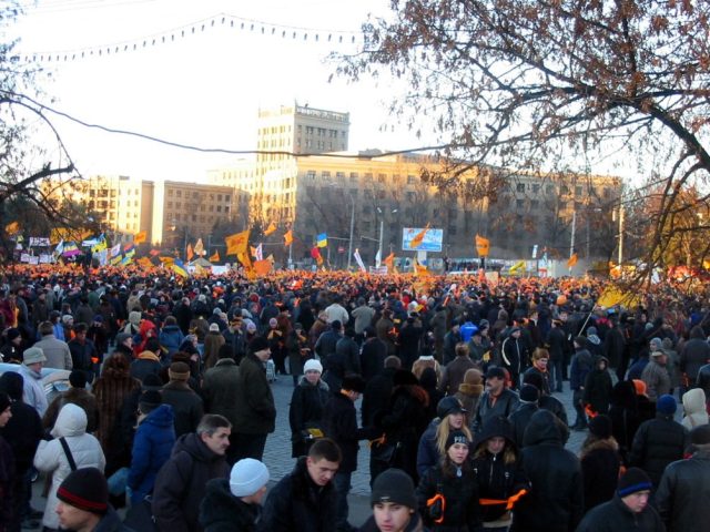 Kharkiv, November 24, 2004, Freedom Square is full of Orange Revolution activists. Photo by Nataliya Zubar