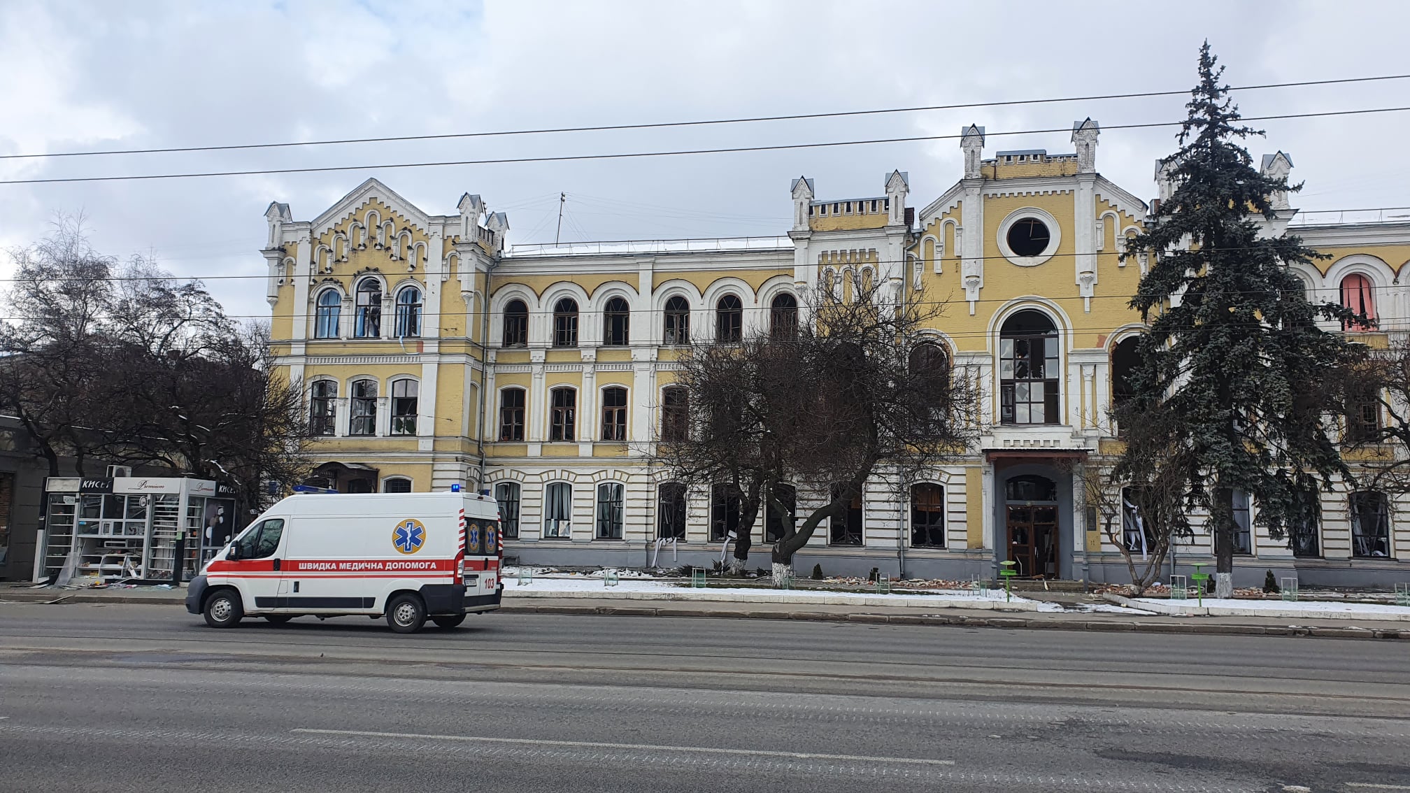 Charkiw, Die erste Realschule nach dem Beschuss des „Maidans der Helden von Himmlischen Hundert“. Foto: Natalia Zubar