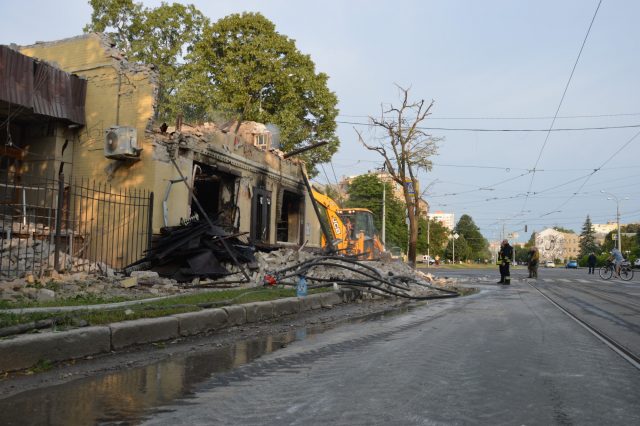 Магазин розбитий російським дроном-вбивцею вночі в Харкові, 12 червня 2025 року. Автор фото - Юлія Гуш.